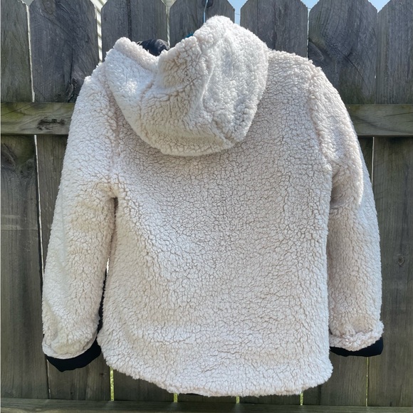 Black & Cream Reversible Hooded Faux Sherpa Jacket Size L NWT - Picture 8 of 9